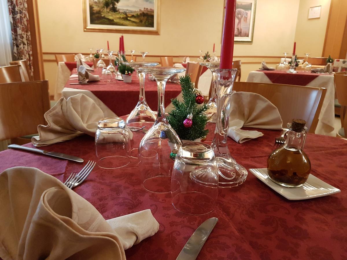 Hotel Lory & Ristorante Ferraro Celano Exterior photo