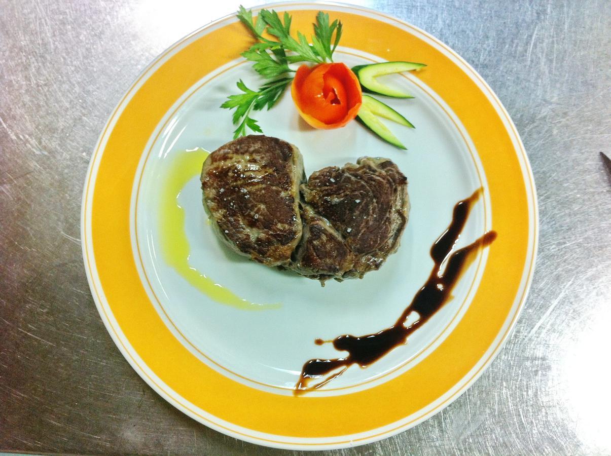 Hotel Lory & Ristorante Ferraro Celano Exterior photo